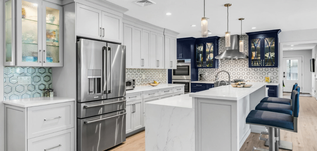 Two-tone kitchen cabinets